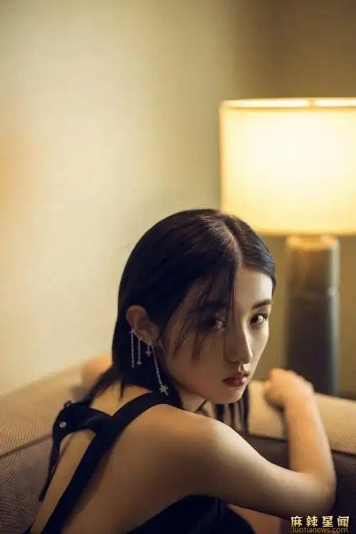 00后小花吴施乐小欢喜吴施乐扮演黄芷陶走红