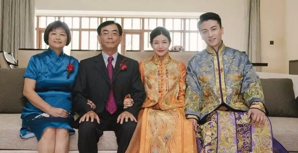 六招教你婚礼当天怎样和父母合影