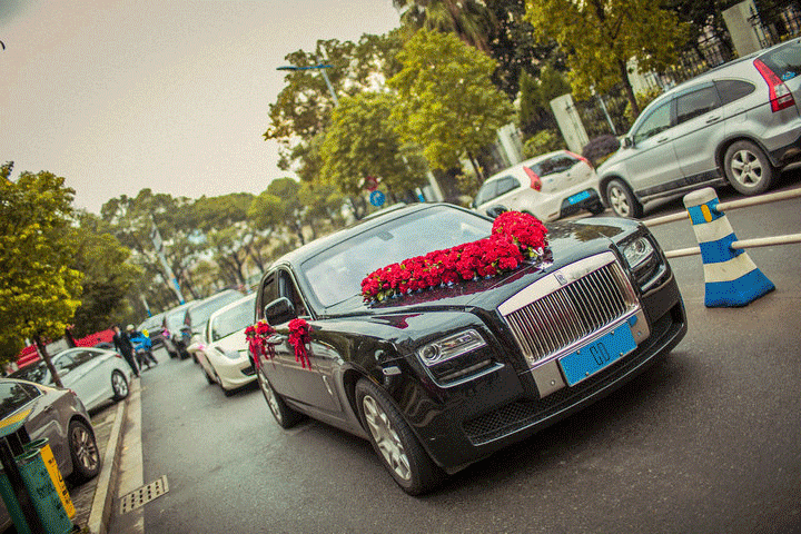 异地恋租婚车结婚要多少钱1