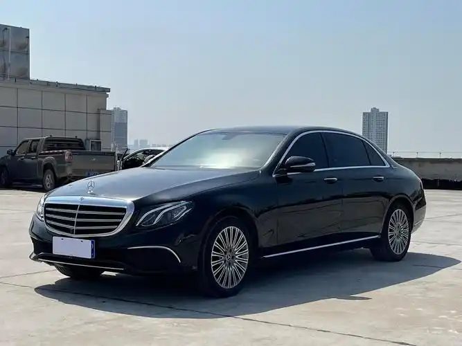 20年梅赛德斯奔驰e300豪华,老板一手车,车子开的少,实表
