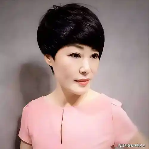 女人到了四五十岁,这6种时尚减龄的短发,让你远离"阿姨发型"