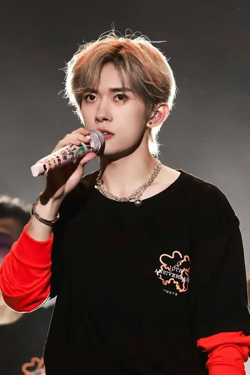 我担坚不可摧.#易烊千玺 #易烊千玺神图诞生