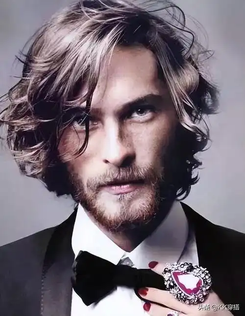 男生什么发型最好看(男生流行发型图片)(8)