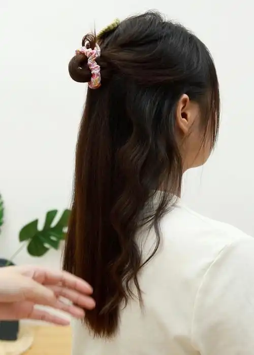 夏天怎么扎头发(四十岁女人夏天怎么扎头发)-图6