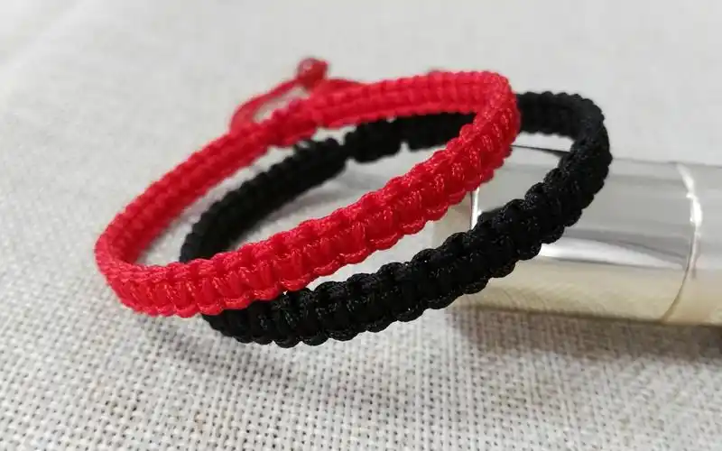 双向平结的视频教程 双色线演 diy自己编手工自制手绳