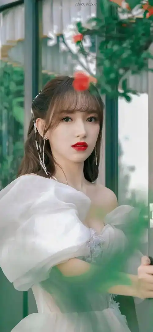 程潇壁纸一个多才多艺的美女