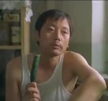 葛大爷葛优吃黄瓜吃得津津有味 搞笑gif表情生成器