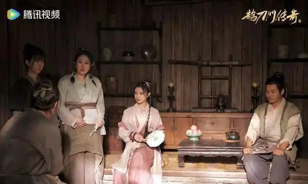 这部作品第一季取得了成功,尤其在古装讽刺方面表现出色.