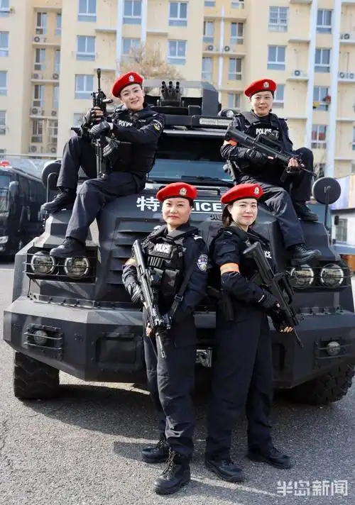 青岛市公安局女子特警队英姿飒爽霸王花硬核女团顶呱呱