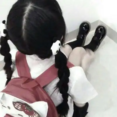 女生背影双马尾可爱背影可爱萌女孩图片