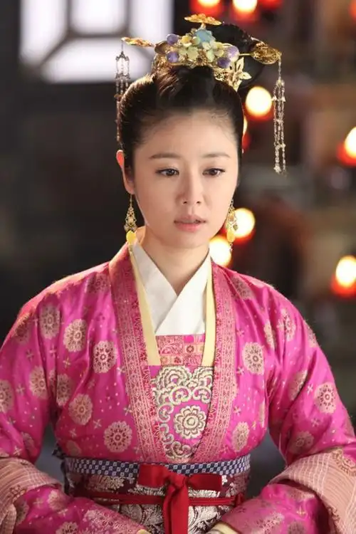 奔五的林心如她这43个古装造型显得尤为珍贵有三个撞造型了