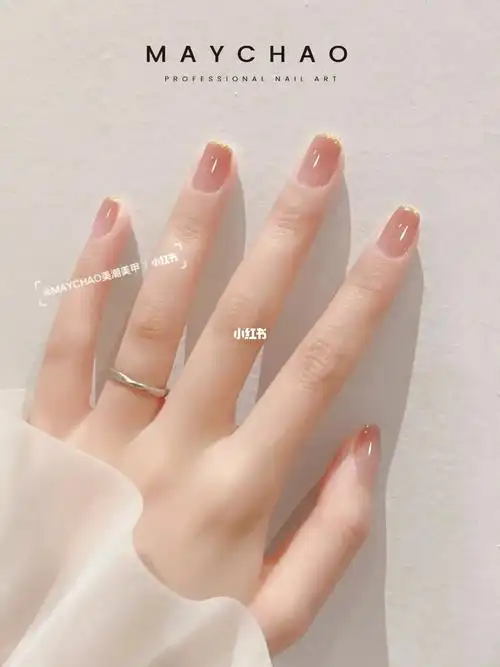 今年最流行的冰透色美甲不美一次