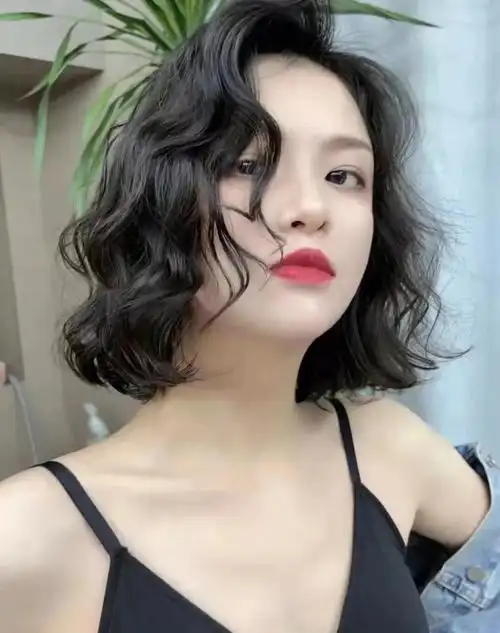 波浪感纹理短发