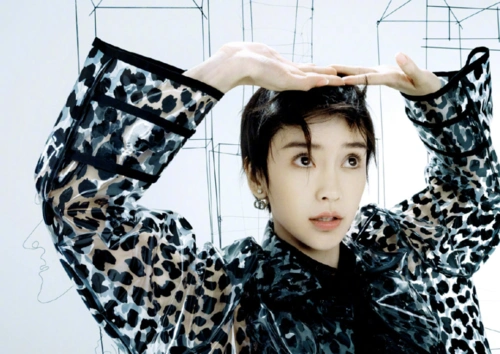 angelababy短发造型撞脸郭采洁网友直言不好看