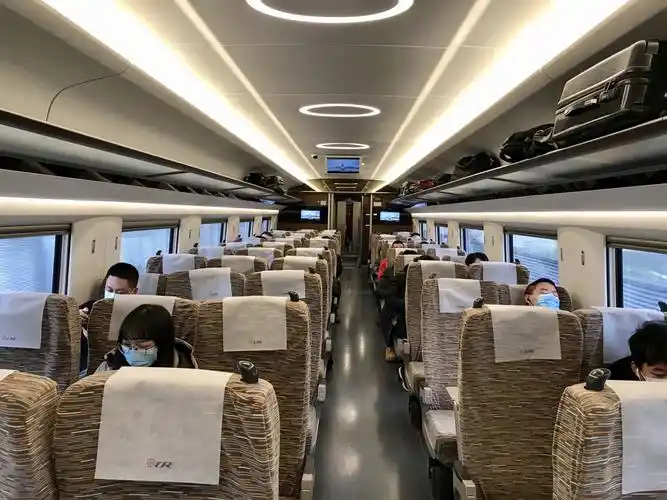 成渝高铁开行复兴号动车组成都至重庆最快62分钟可达