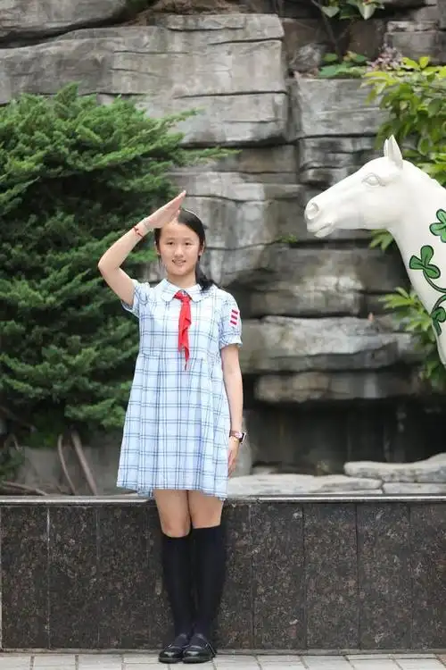 刘知静今年12岁,是重庆市人民小学六年级四班学生.