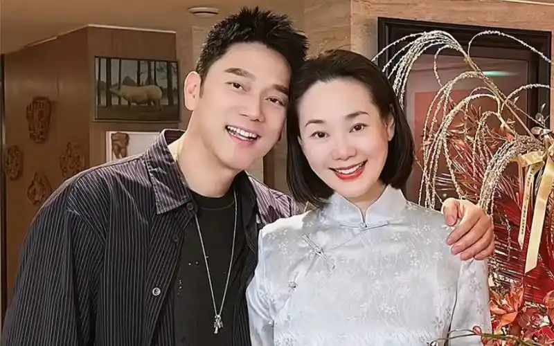 林依轮妻子再为肿瘤病人捐发 据悉:林依轮妻子西华在2018年就为肿瘤