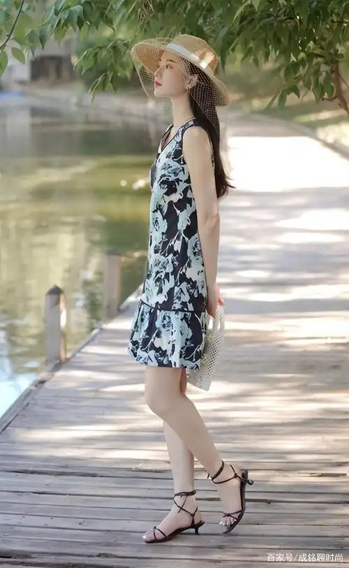 时尚圈的发展是很快的,潮流不断更迭,会发现有很多之前流行的单品再次