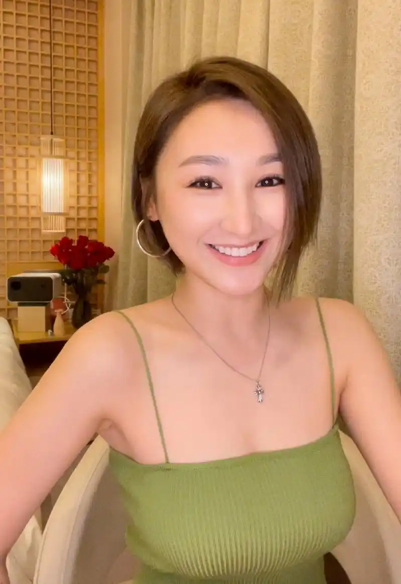 高海宁:性感的尤物,天使的面孔,魔鬼的身材