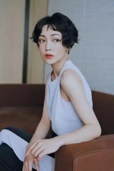 2021年这些短发发型会大火 郭采洁等女星短发发型图片大全欣赏(3)