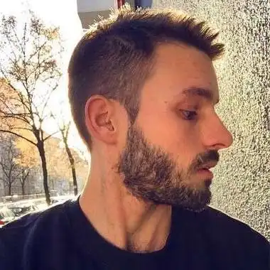 男生欧美风格头像阳光清新脱俗的男人有点成熟的