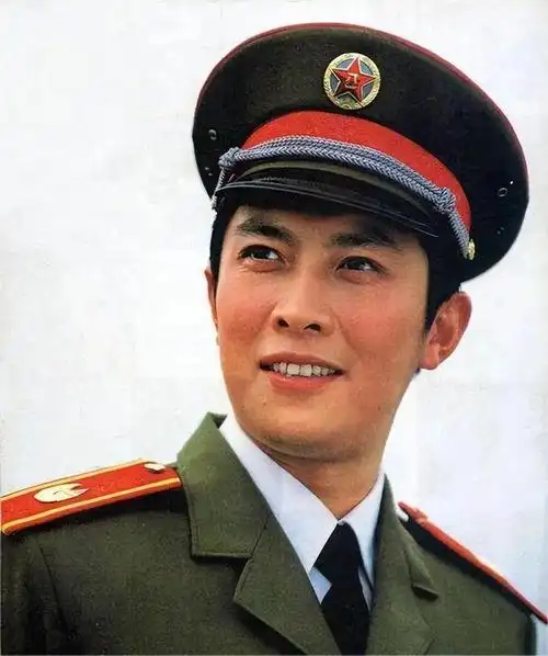 著名演员王心刚与病妻相伴64年如今91岁只愿做个普通老头