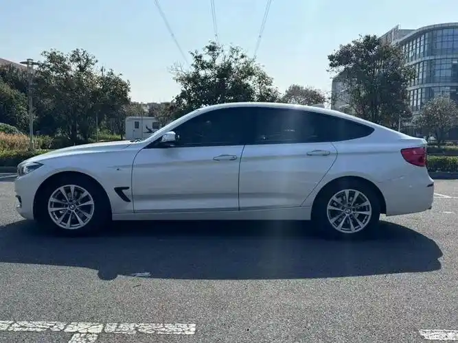 江苏出17款宝马3gt时尚16年11月挂牌全程店内保养