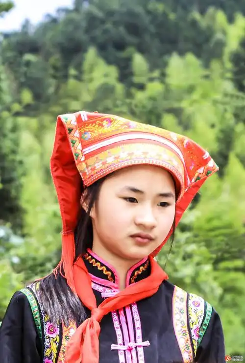 【镜头下的蓝山】 瑶族少女