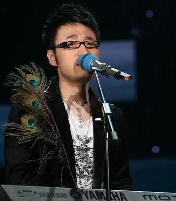 王铮亮今(1)日晚,"快乐男声"11进9的比赛即将举行,成都三强张杰(blog)