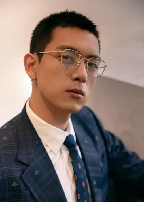 男明星李现帅气写真图片