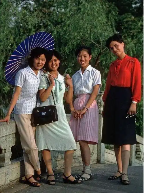 老照片上世纪八十年代的中国女性清纯质朴笑容美