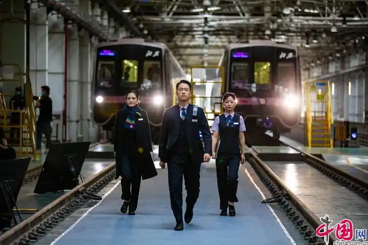 地铁车辆段变身时尚秀场 京港地铁第二代制服发布[组图]