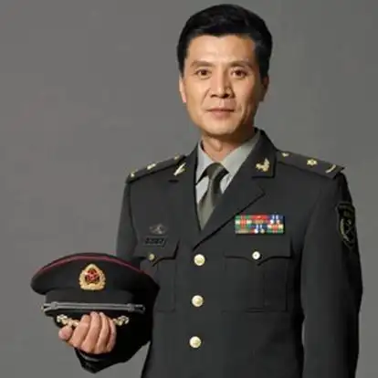 个人简介中文名刘之冰职   业演员国   籍中国身   高181cm出生日期