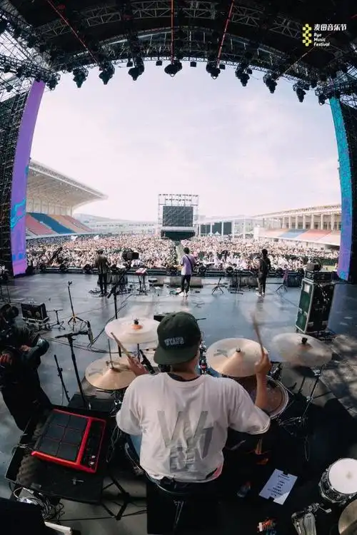 青岛麦田音乐节嗨唱 即墨乐都音乐谷燃起最潮音