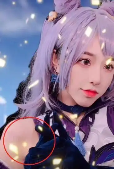 刘思瑶cos原神,却意外暴露"猪蹄肩",还说不是坦克身材