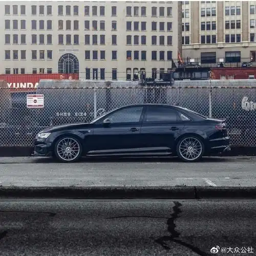 公社车闻#奥迪a4 b9,黑武士!