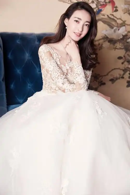 王丽坤白色婚纱大片唯美图片
