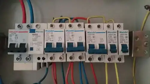 电源总闸的开关如何使用