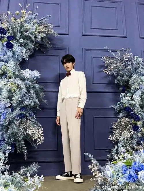 耀文的脚多少码呀