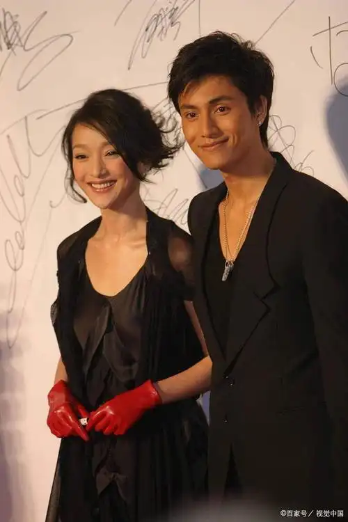 网络爆出有 周迅和陈坤被曝领证结婚,引起众多网友热议