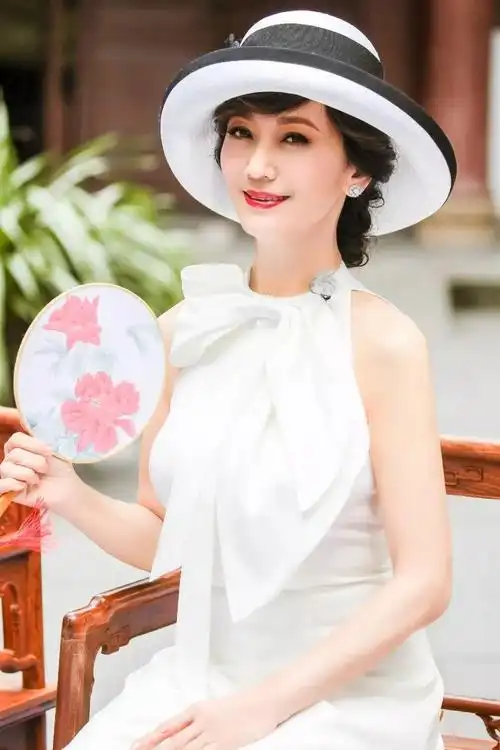 老凤祥助你梦想成真!赵雅芝约定你了!