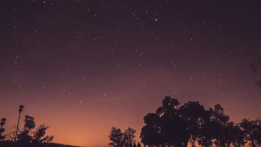 精选夜空中繁星点点图片高清电脑壁纸