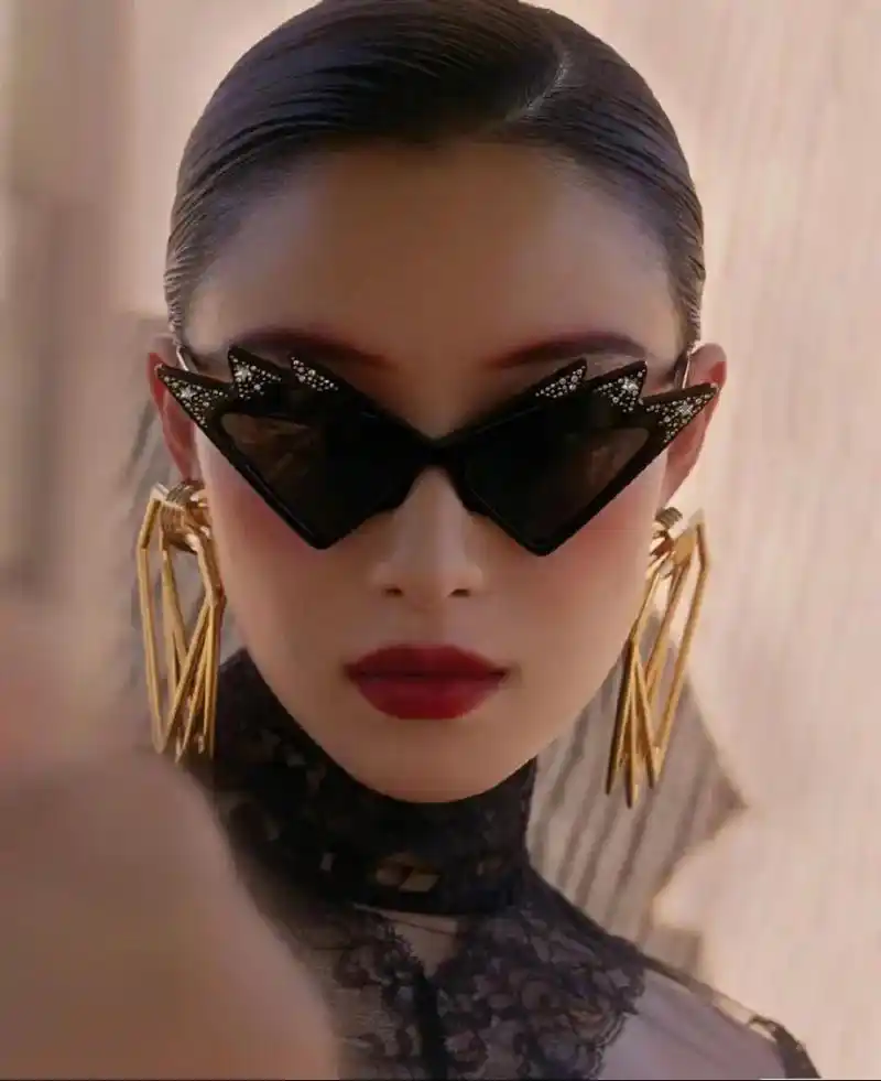 审美集锦倪妮 高级脸代表人物之一  倪妮是典型的方圆脸型,对 - 抖音