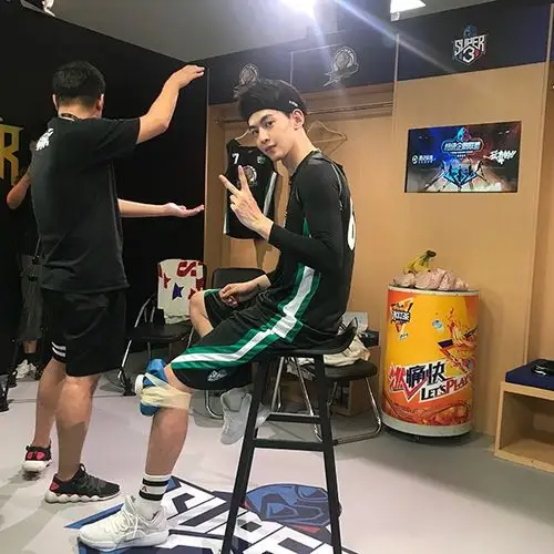 super3联赛战况激烈唐晓天跳投抛射得分打趣被骗