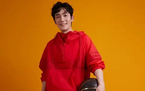 帅气写真高清壁纸,大陆明星,帅气,帅哥,帅哥明星,朱一龙,大陆男明星