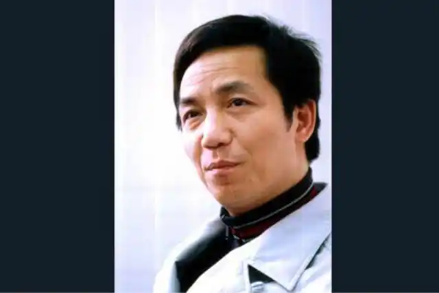 原创"混世魔王"周正毅:从贫困区地痞到上海首富,坐牢嫌热自费装空调