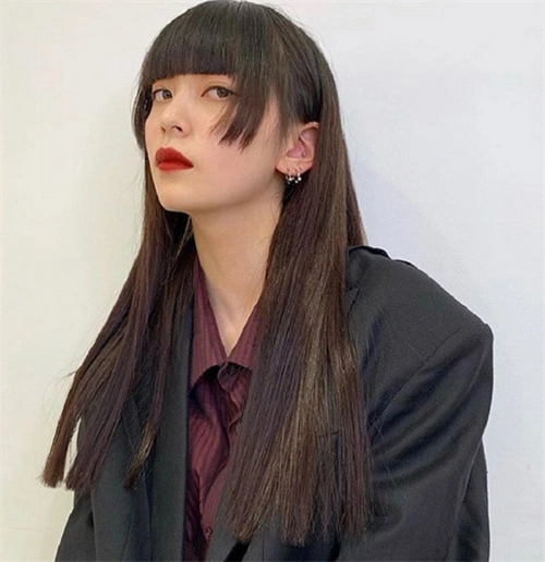 最新高冷个性直发 酷女生直发图鉴_直发发型 - 美发站