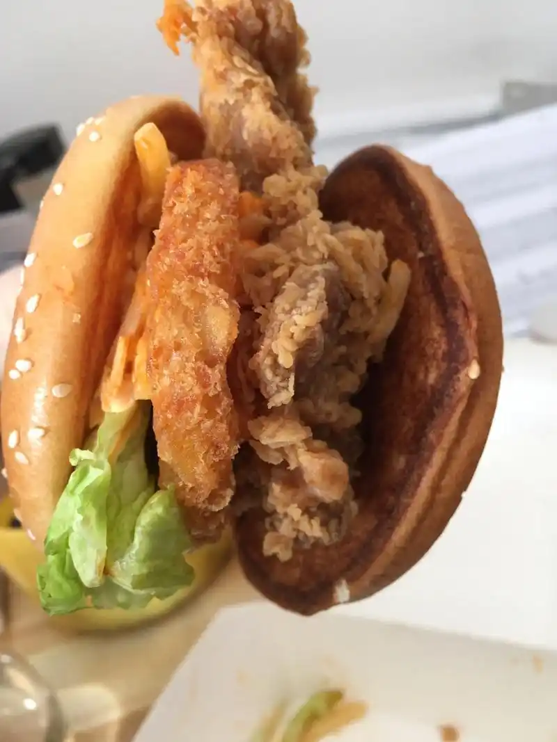 肯德基藤椒嫩笋鸡腿双层堡