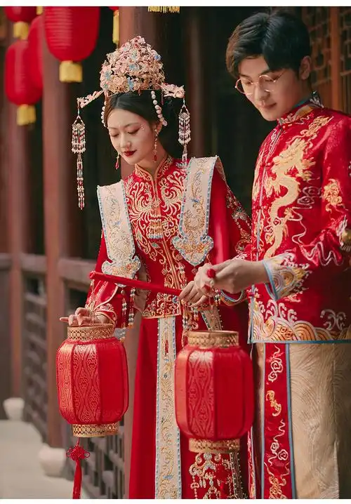 男女结婚情侣款中式婚服秀禾服男女套装夏季凤冠霞帔汉服新娘古装婚服