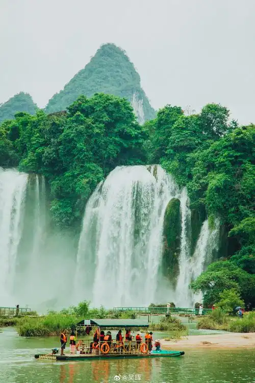 德天大瀑布横跨中国和越南两个国家的绝美瀑布!